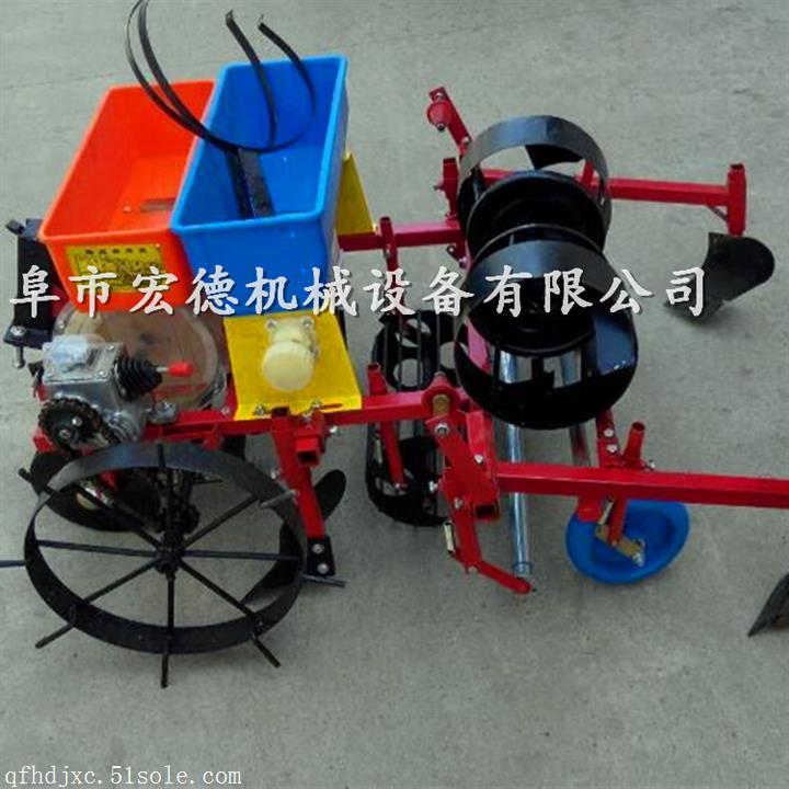 花生覆膜機 谷子噴藥覆膜機 播種施肥噴藥覆膜機